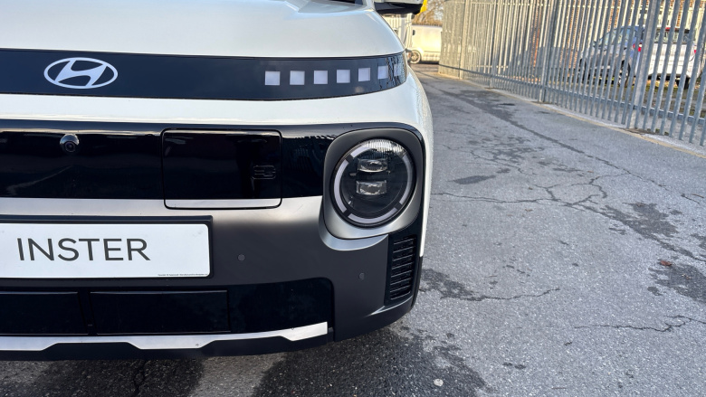 Hyundai INSTER 85kW Cross 49kWh 5dr Auto Electric Hatchback